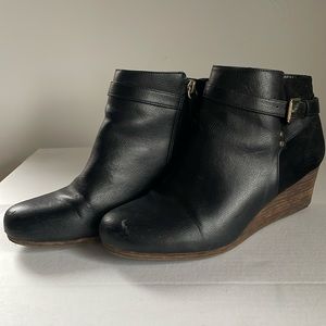 Dr Scholl’s black wedge booties size 8.5